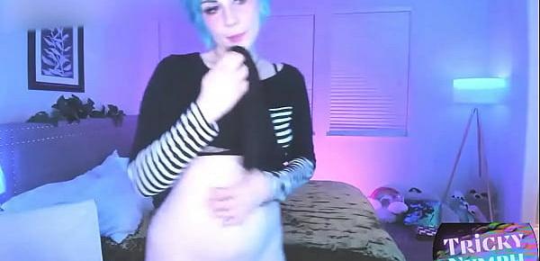  Emo Tricky Nymph teases you on cam